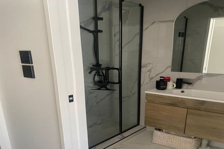 Photo of property in 2/2 Anthony Place, Pakuranga, Auckland, 2010