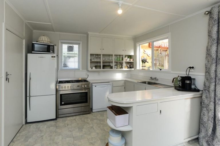 Photo of property in 44 Haumoana Road, Haumoana, 4102