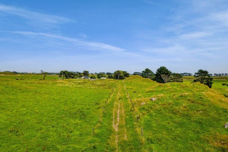 Photo of property in 955 Opua Road, Opunake, 4681