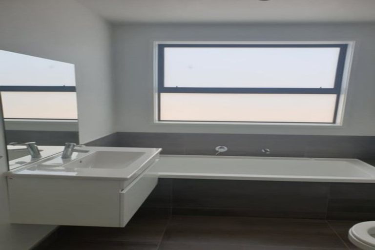 Photo of property in 4 Tomairangi Crescent, Pukekohe, 2120