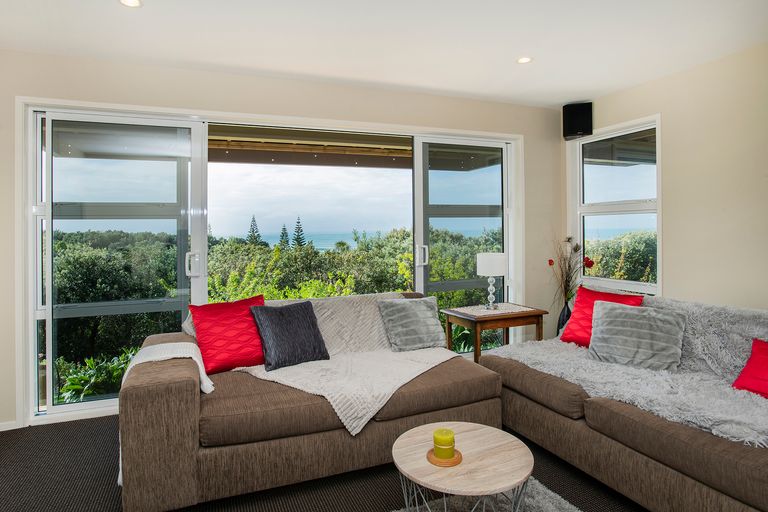 Photo of property in 30 Sirrah Street, Okitu, Gisborne, 4010