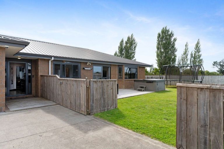 Photo of property in 12 Molesworth Street, Carterton, 5713