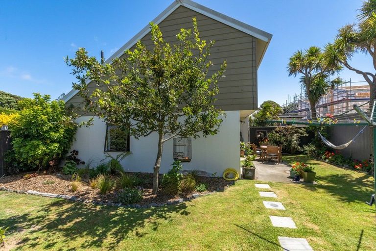 Photo of property in 7/23 Tireti Road, Titahi Bay, Porirua, 5022
