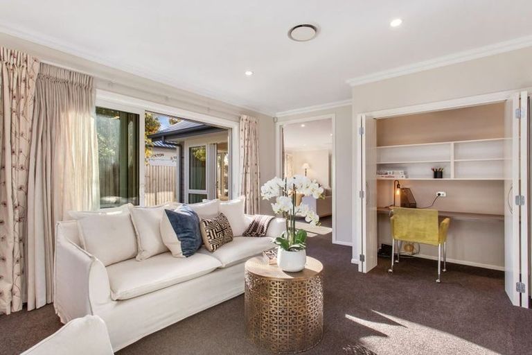 Photo of property in 17 Walnut Avenue, Strowan, Christchurch, 8052