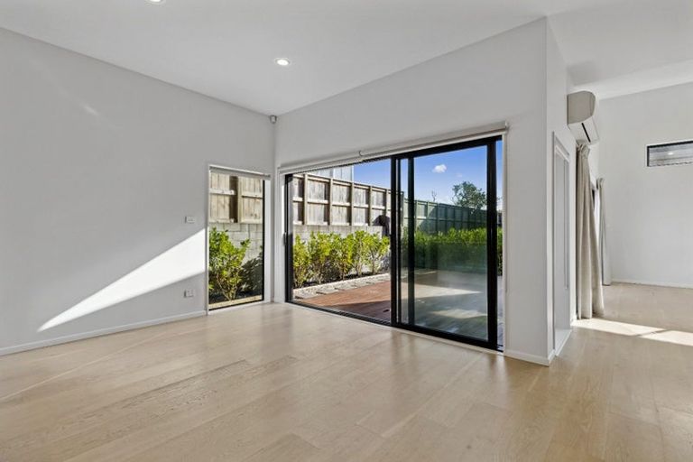 Photo of property in 8 Matau Way, Hauraki, Auckland, 0622