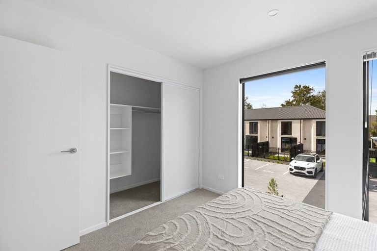 Photo of property in 4/90 Holly Road, St Albans, Christchurch, 8014