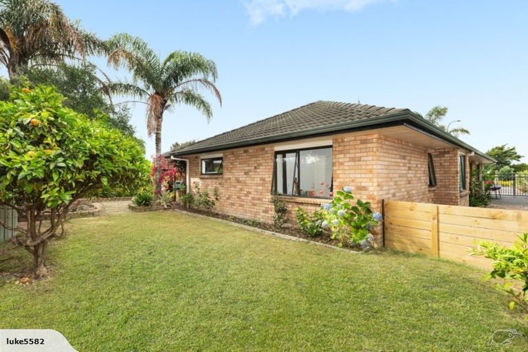 Photo of property in 596 Grenada Street, Papamoa Beach, Papamoa, 3118