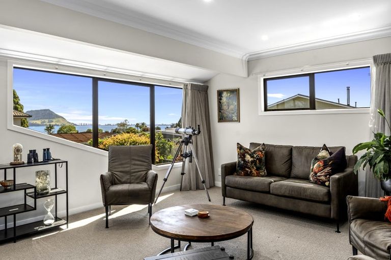 Photo of property in 11 Laing Place, Otumoetai, Tauranga, 3110