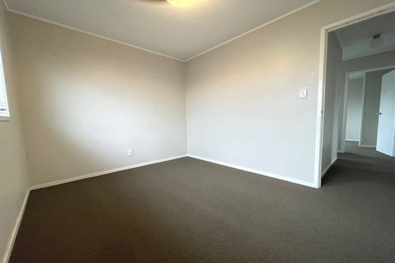 Photo of property in 2/25 Melleray Place, Randwick Park, Auckland, 2105