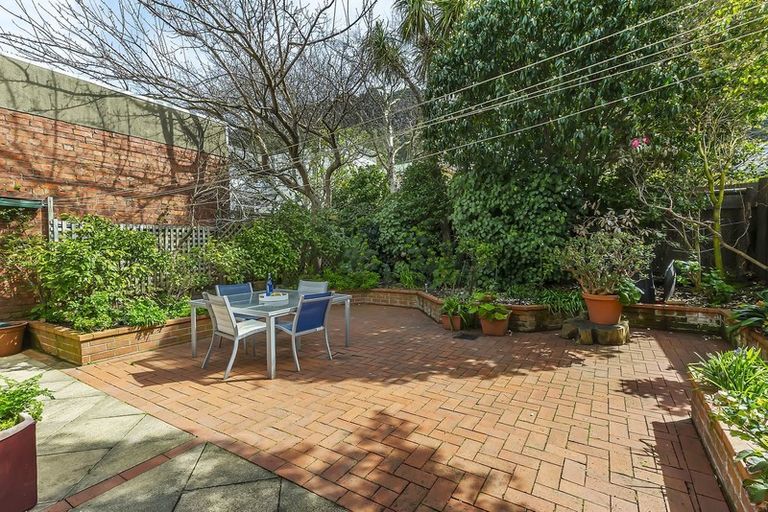 Photo of property in 116 Tinakori Road, Thorndon, Wellington, 6011