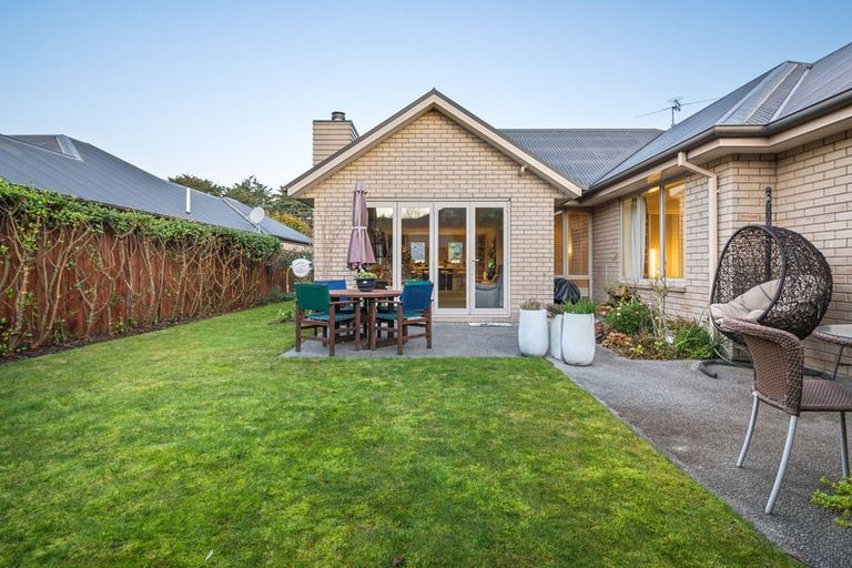 Photo of property in 15 Len Hale Place, Parklands, Christchurch, 8083
