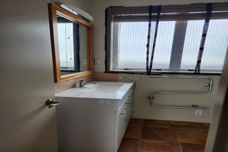 Photo of property in 144 Forrest Hill Road, Forrest Hill, Auckland, 0620