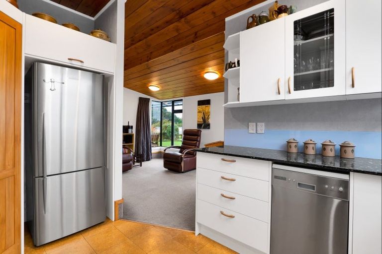 Photo of property in 52 Bayly Road, Blagdon, New Plymouth, 4310