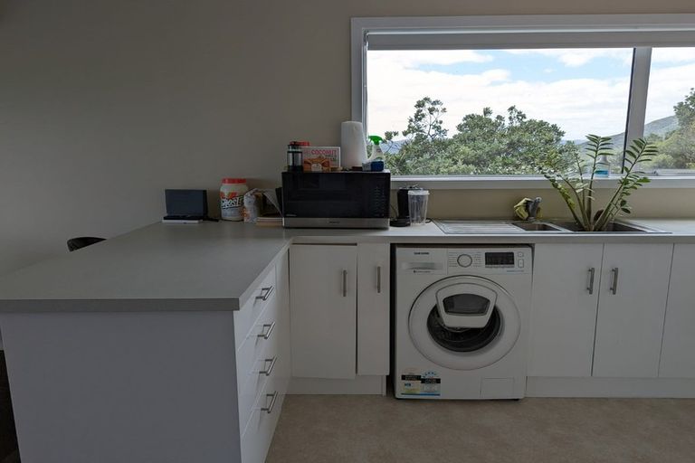 Photo of property in 8d Nikau Road, Point Howard, Lower Hutt, 5013