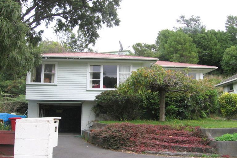 Photo of property in 47 Kiwi Crescent, Tawa, Wellington, 5028