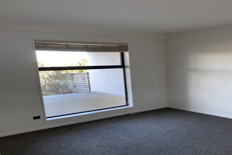 Photo of property in 42 Memorial Park Lane, Hobsonville, Auckland, 0618