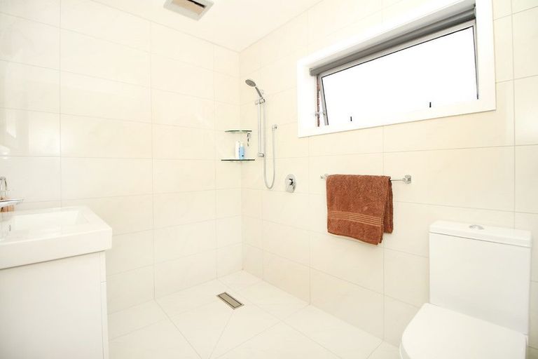 Photo of property in 24 Chelwood Street, Takaro, Palmerston North, 4412