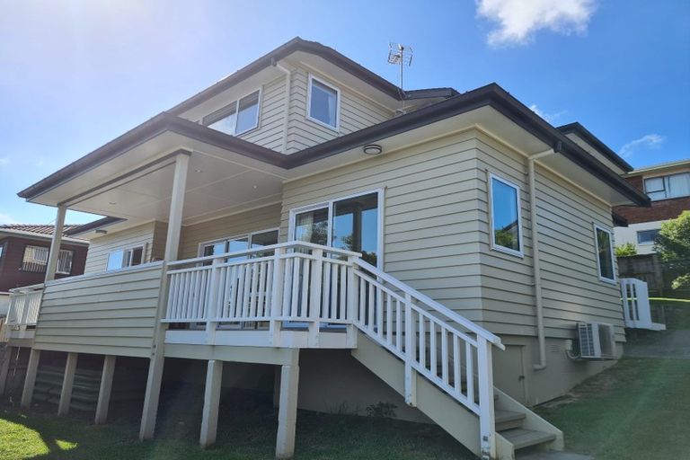 Photo of property in 42a Sunset Road, Unsworth Heights, Auckland, 0632