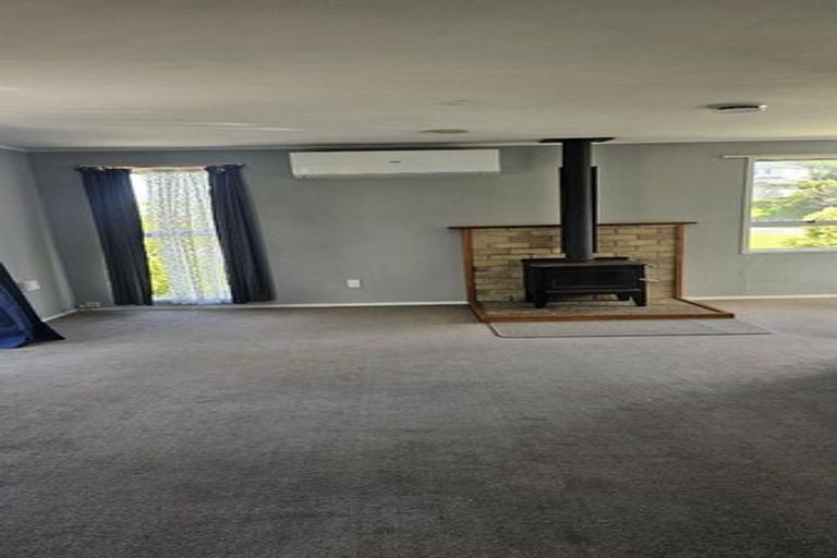 Photo of property in 30 Bellringer Road, Massey, Auckland, 0614