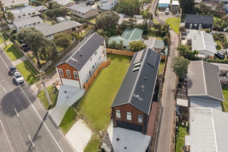 Photo of property in 1335d Papamoa Beach Road, Papamoa Beach, 3118