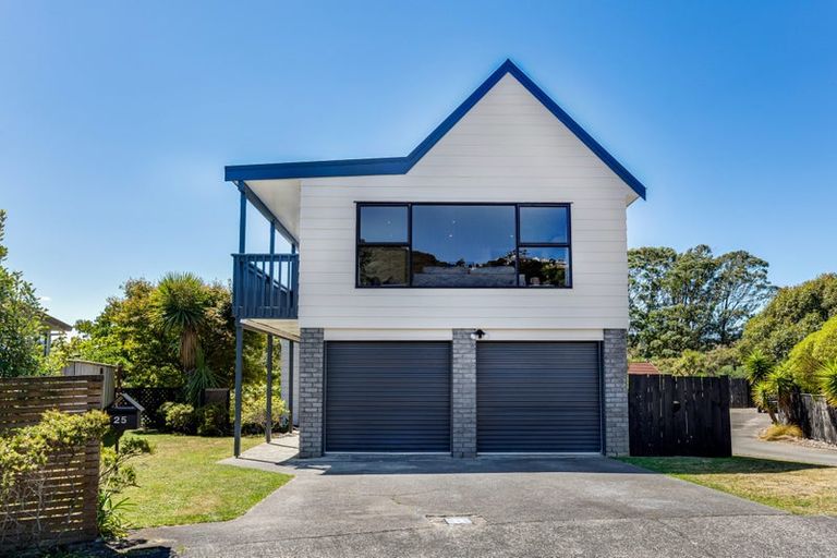 Photo of property in 25 Longitude Place, Whitby, Porirua, 5024