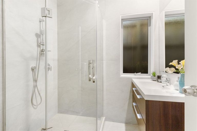 Photo of property in 19a Wylie Avenue, Sunnynook, Auckland, 0620