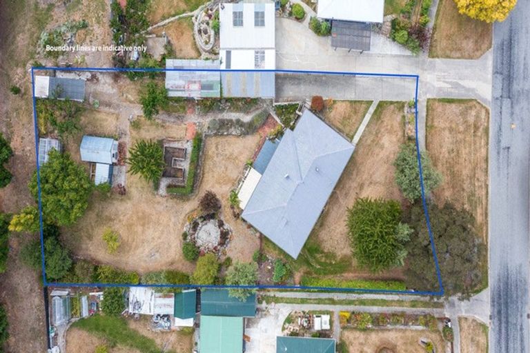 Photo of property in 13 Tamblyn Drive, Lake Roxburgh Village, Roxburgh, 9571