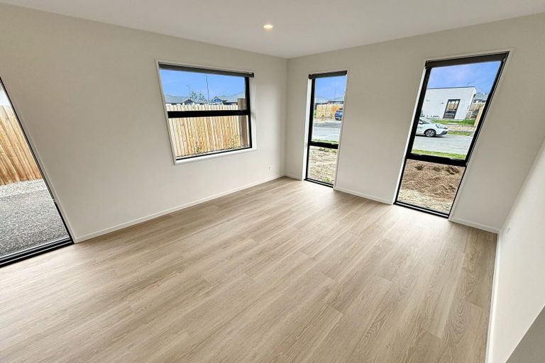 Photo of property in 22 Songpa Street, Halswell, Christchurch, 8025