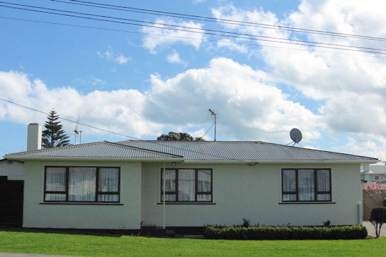 Photo of property in 39 Miro Street, Castlecliff, Whanganui, 4501