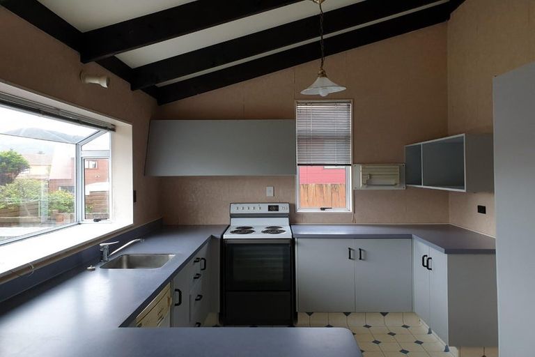 Photo of property in 303 Maungaraki Road, Maungaraki, Lower Hutt, 5010