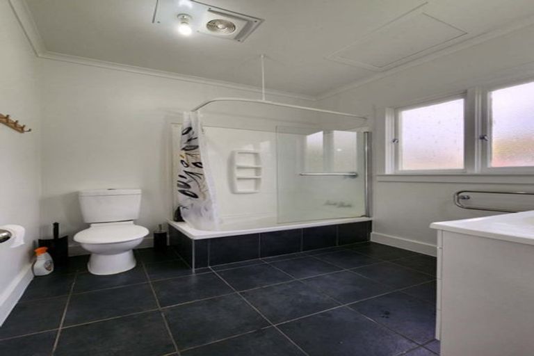 Photo of property in 114 Alcoba Street, Te Kamo, Kamo, 0112