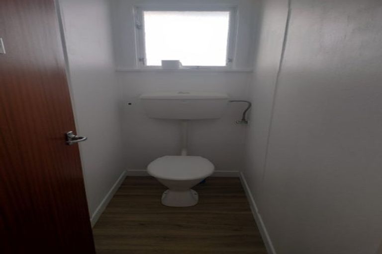 Photo of property in 79 Beazley Avenue, Paparangi, Wellington, 6037