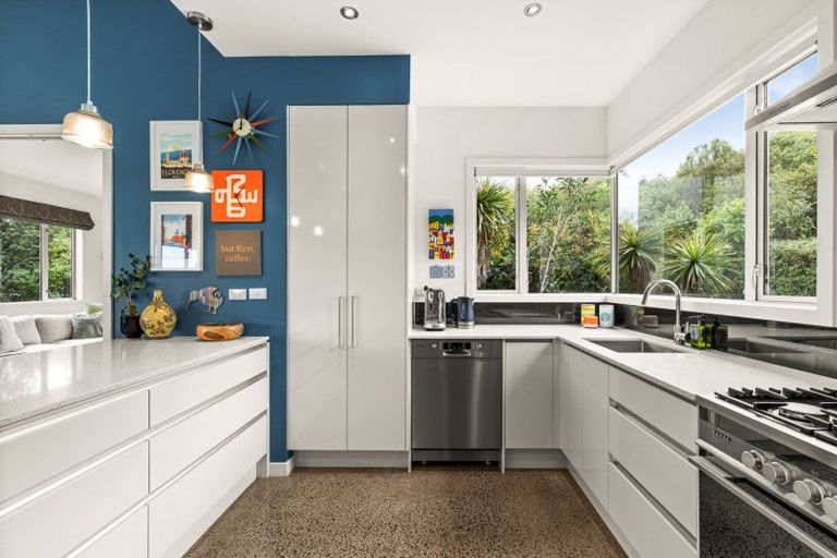 Photo of property in 28 Esk View Road, Eskdale, Napier, 4182