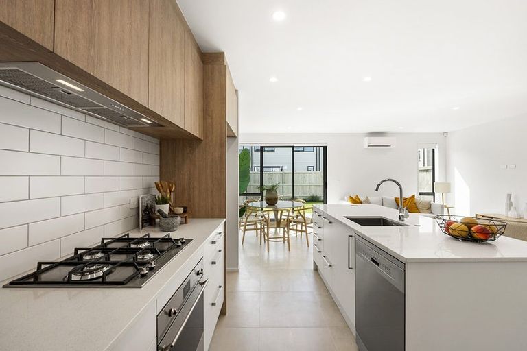 Photo of property in 11 Viridian Avenue, Rosehill, 2113