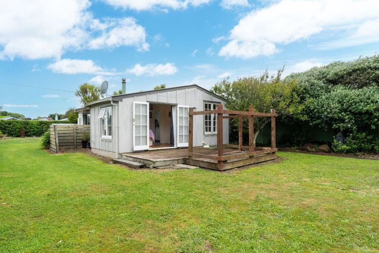 Photo of property in 33 Kiharoa Street, Otaki Beach, Otaki, 5512