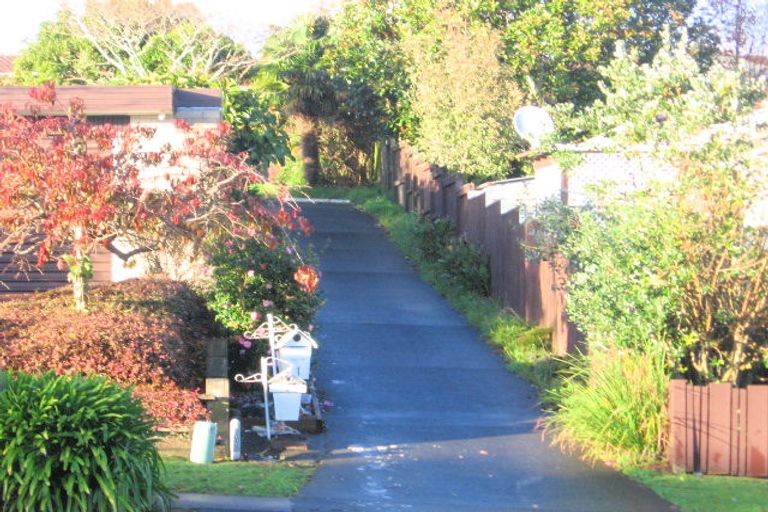 Photo of property in 1/166 Fisher Parade, Farm Cove, Auckland, 2012