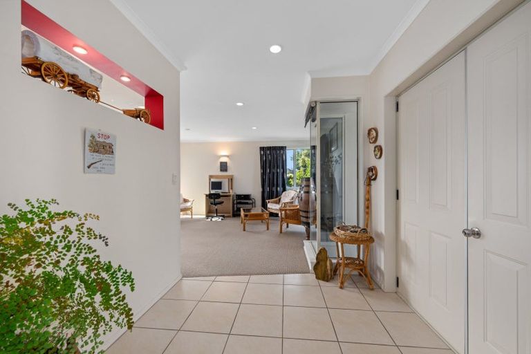 Photo of property in 2 De Castro Drive, Blenheim, 7201