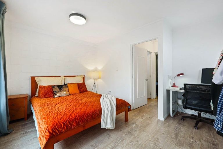 Photo of property in 3/52 Fruitvale Road, New Lynn, Auckland, 0600