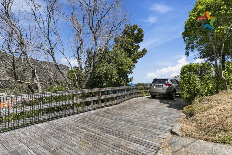 Photo of property in 23 Ferry Road, Days Bay, Lower Hutt, 5013