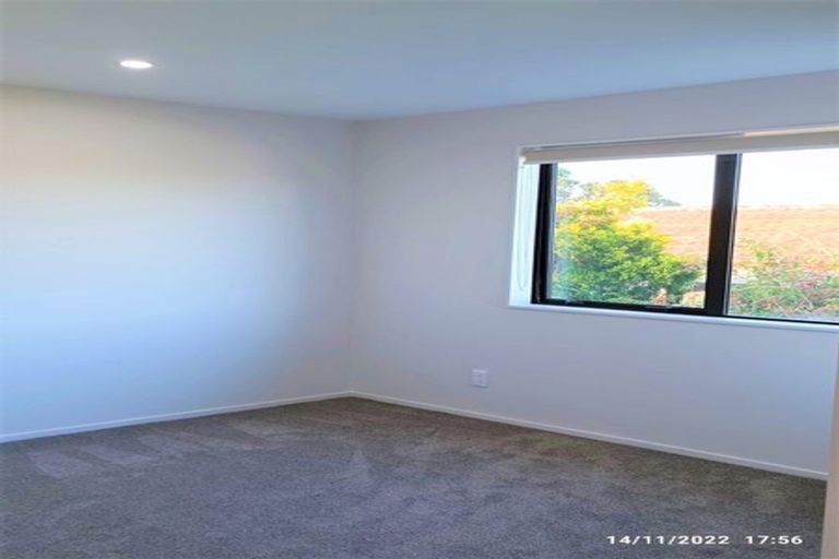 Photo of property in 49a Prince Regent Drive, Half Moon Bay, Auckland, 2012