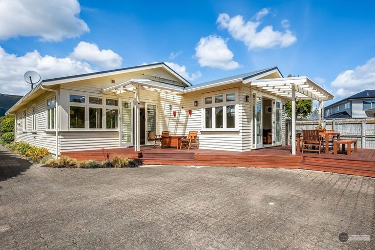 Photo of property in 5-7 Mahoe Street, Eastbourne, Lower Hutt, 5013