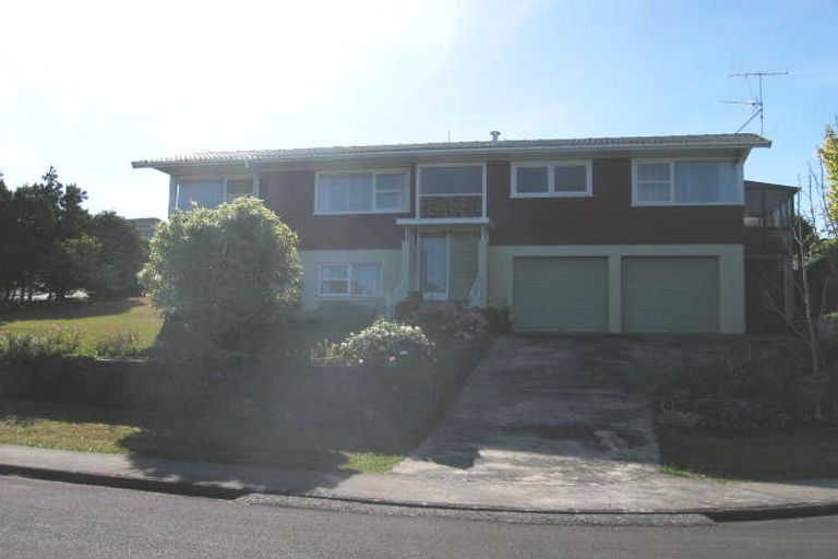 Photo of property in 2 Havana Place, Glenfield, Auckland, 0629