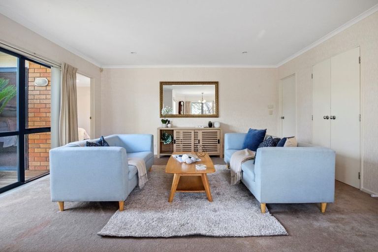 Photo of property in 16 Ranch Place, Pukekohe, 2120