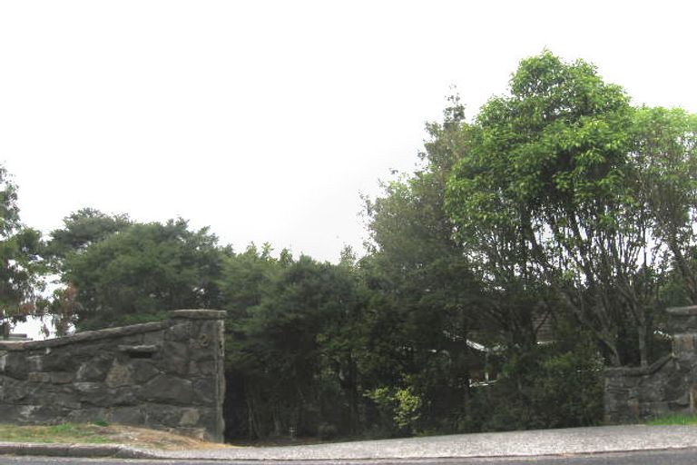 Photo of property in 2 Miha Road, Titirangi, Auckland, 0604