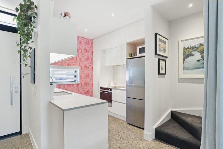 Photo of property in 216 Hobsonville Point Road, Hobsonville, Auckland, 0616