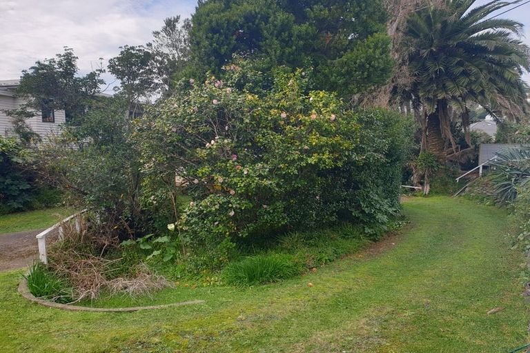 Photo of property in 49 Oxford Street, Tawa, Wellington, 5028