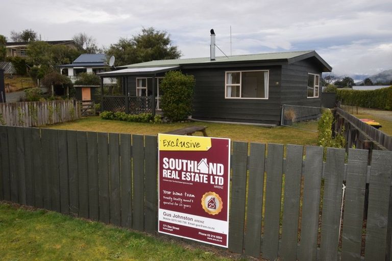 Photo of property in 19 Waiau Street, Manapouri, 9679