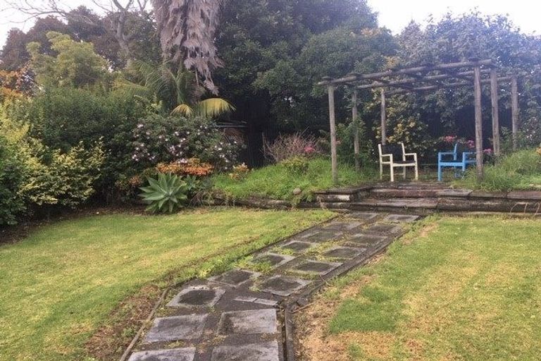 Photo of property in 33b Beach Road, Te Atatu Peninsula, Auckland, 0610
