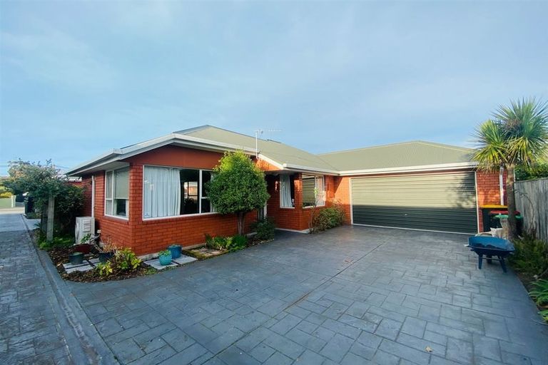 Photo of property in 2/126 Opawa Road, Opawa, Christchurch, 8023