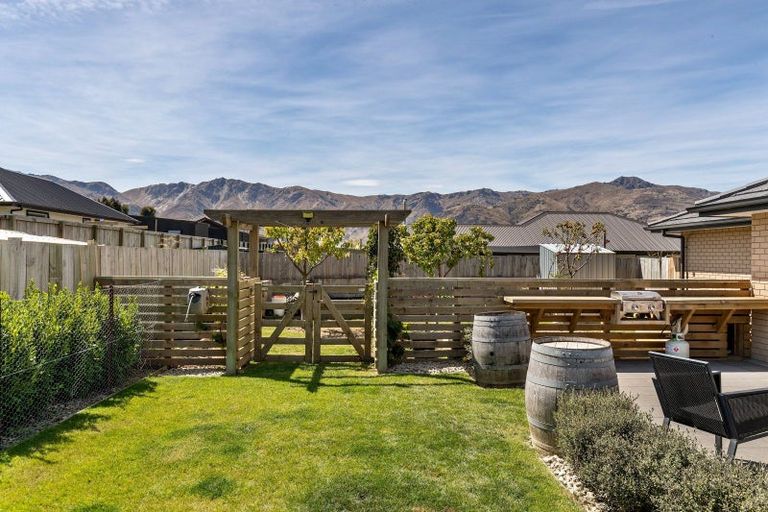 Photo of property in 33 Timsfield Drive, Lake Hawea, Wanaka, 9382